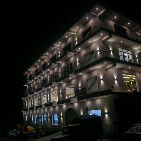 Hotel Candle Wood Чамба Екстериор снимка
